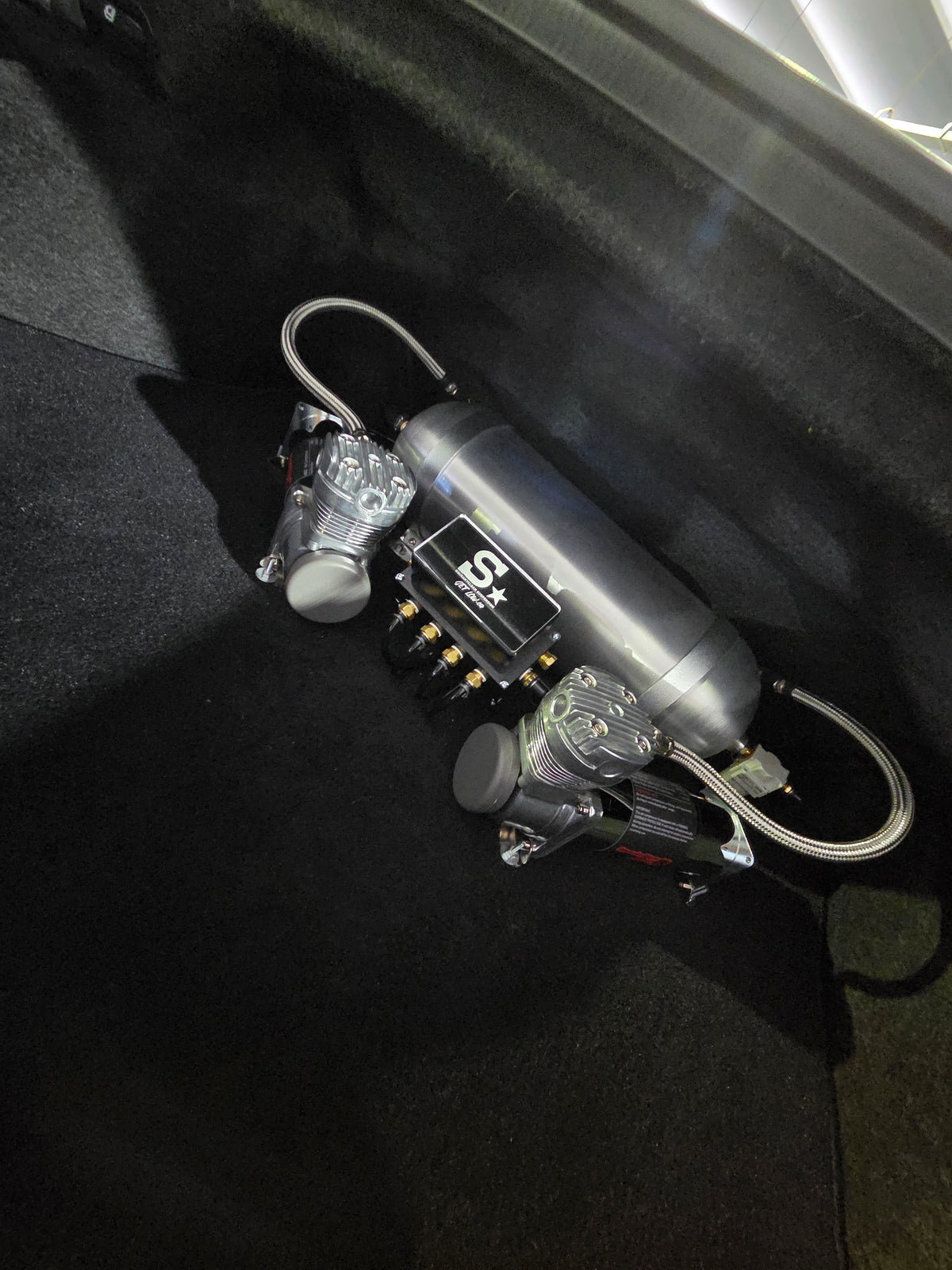 Air Suspension Installation with Standard Trunk setup.